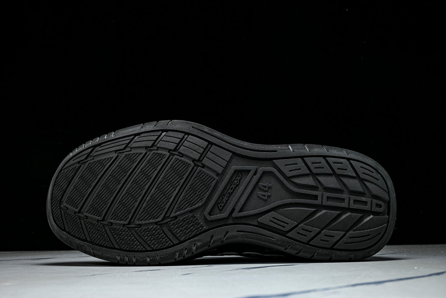Вalenciaga Hamptons Worn-Out Sneaker 'Black'