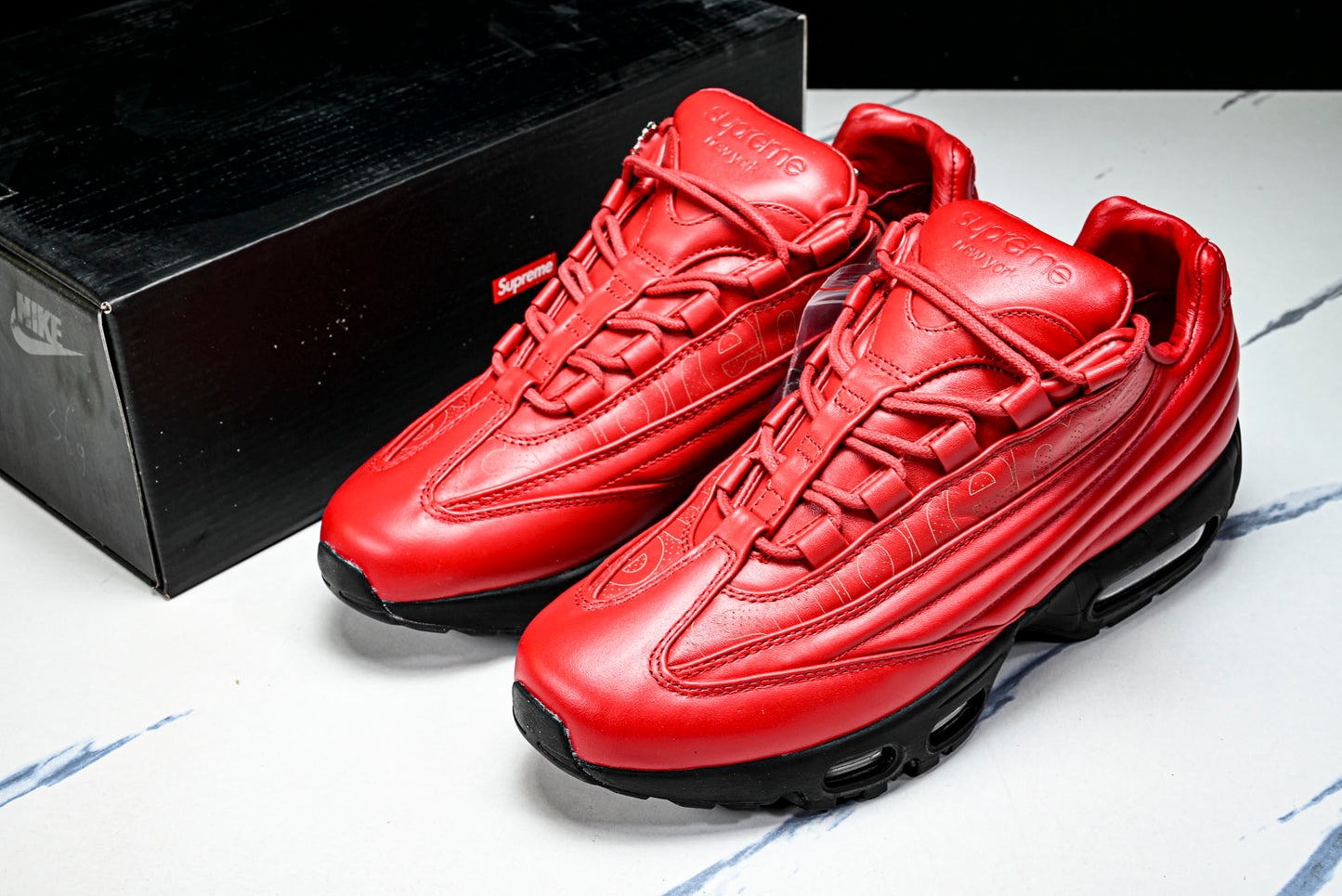 Supreme x AM95 Lux 'Gym Red'