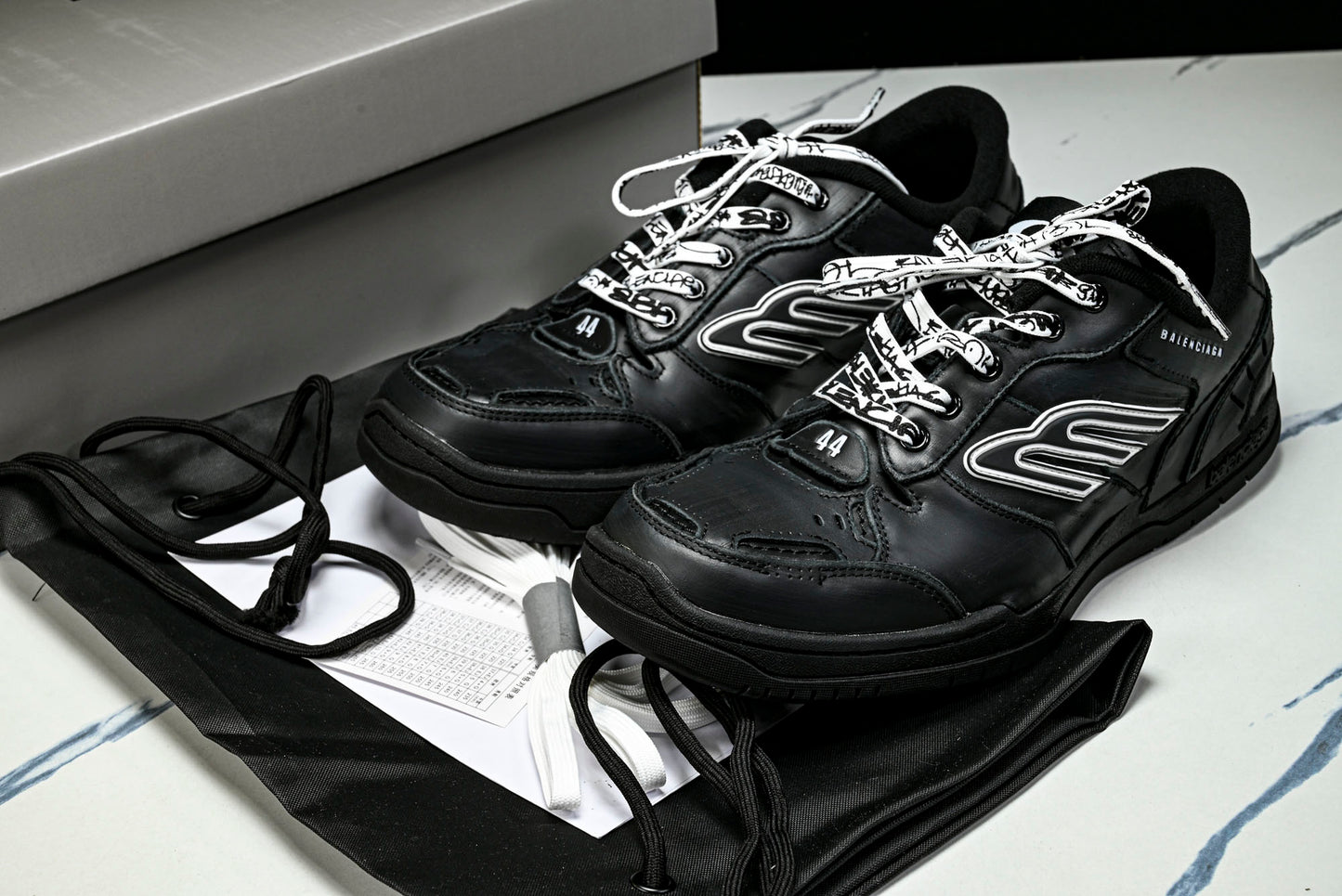 Вalenciaga Hamptons Worn-Out Sneaker 'Black'