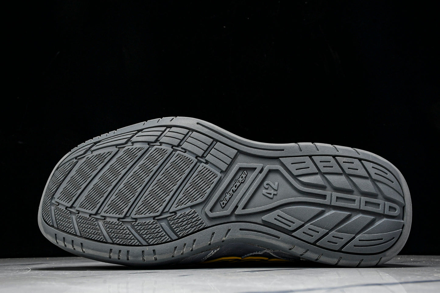 Вalenciaga Hamptons Worn-Out Sneaker 'Grey Yellow'