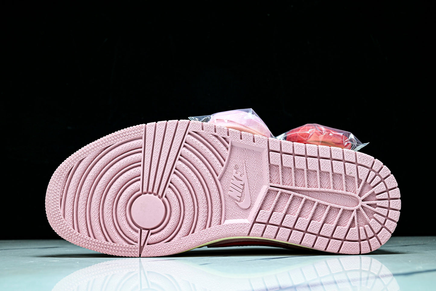 Travis Scott AJ1 Retro Low OG 'Tropical Pink'