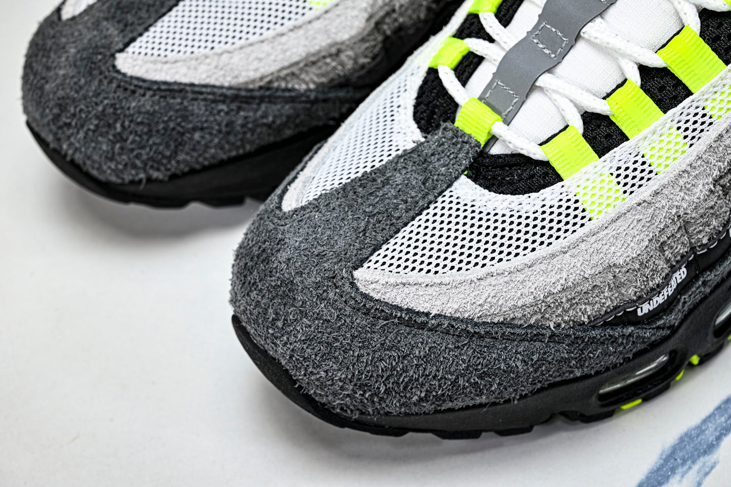 Undefeated x AM95 Geo Exclusive Pack 'NYC Neon'