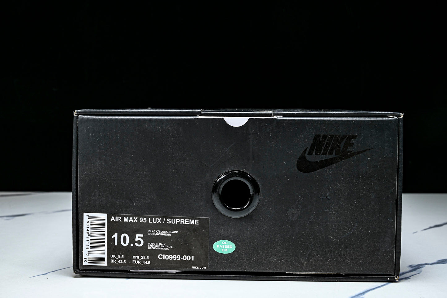 Supreme x AM95 Lux 'Black'