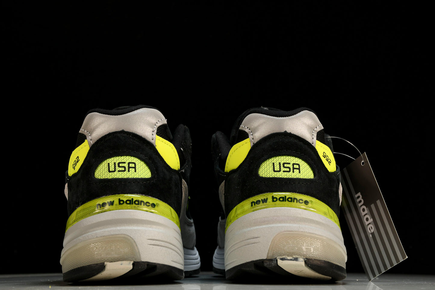 NB 992 'Black Grey Volt'