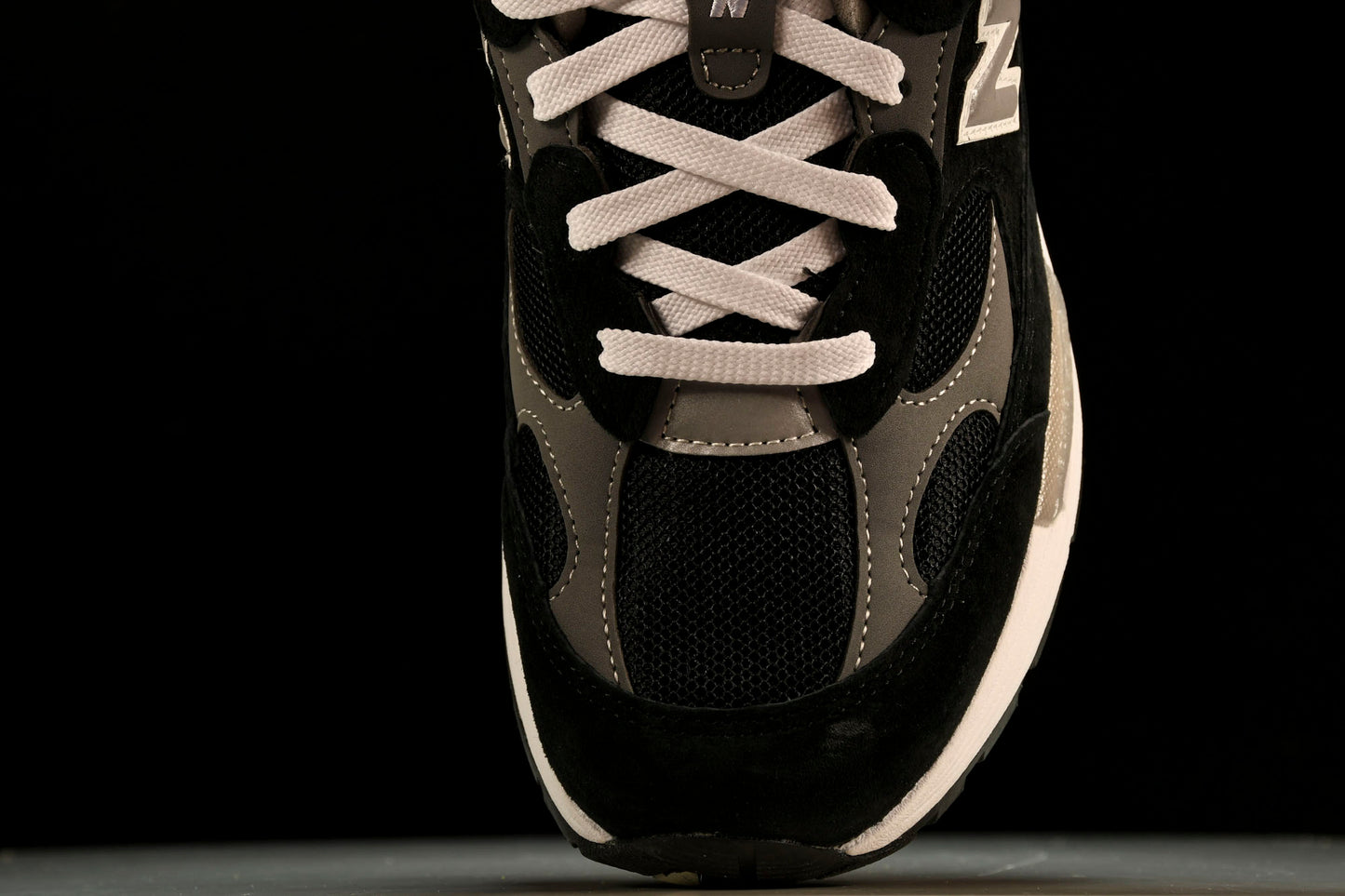 NB 992 'Black Grey Suede'