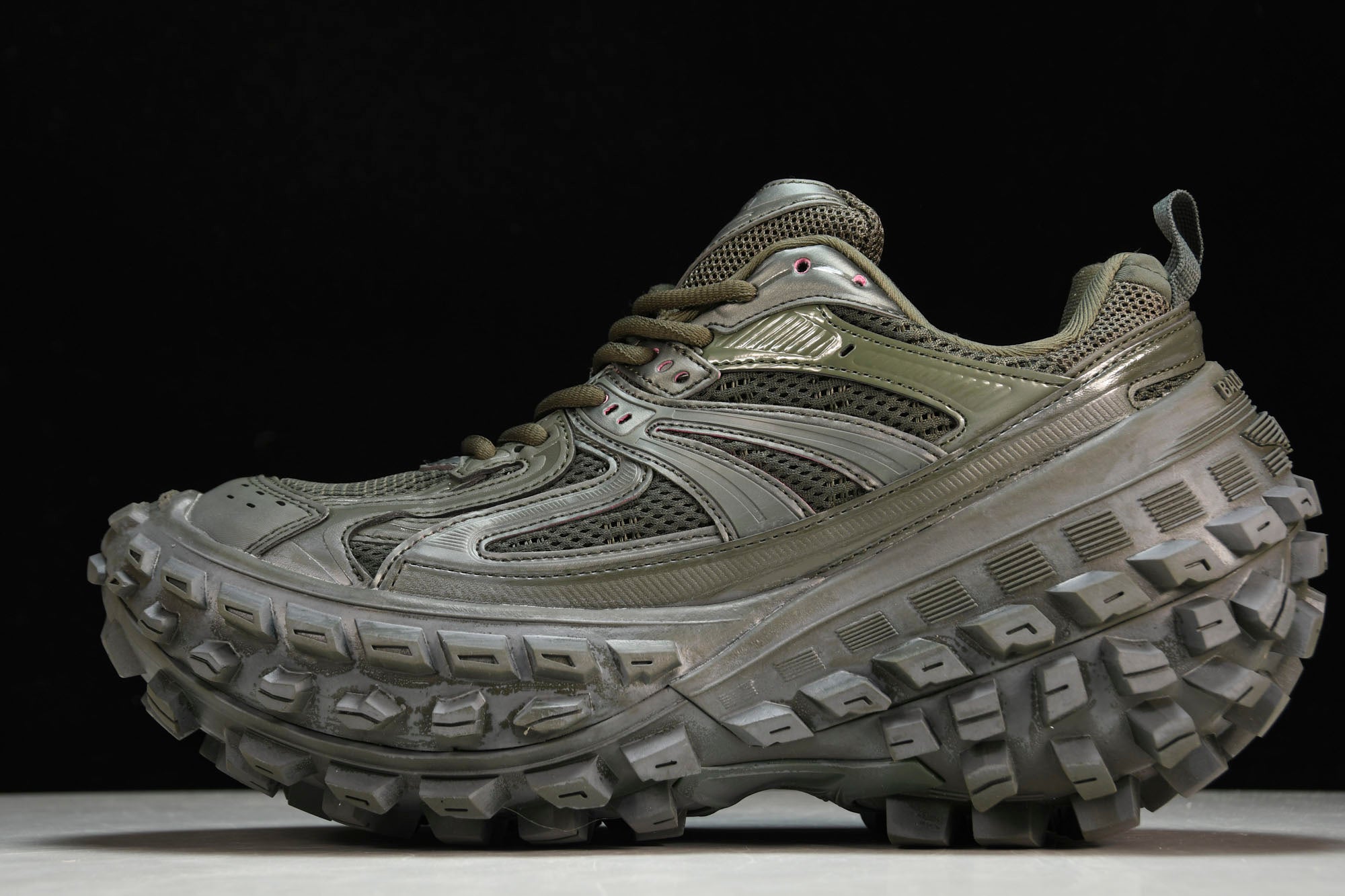 Defender (Bouncer) Sneaker 'Olive'