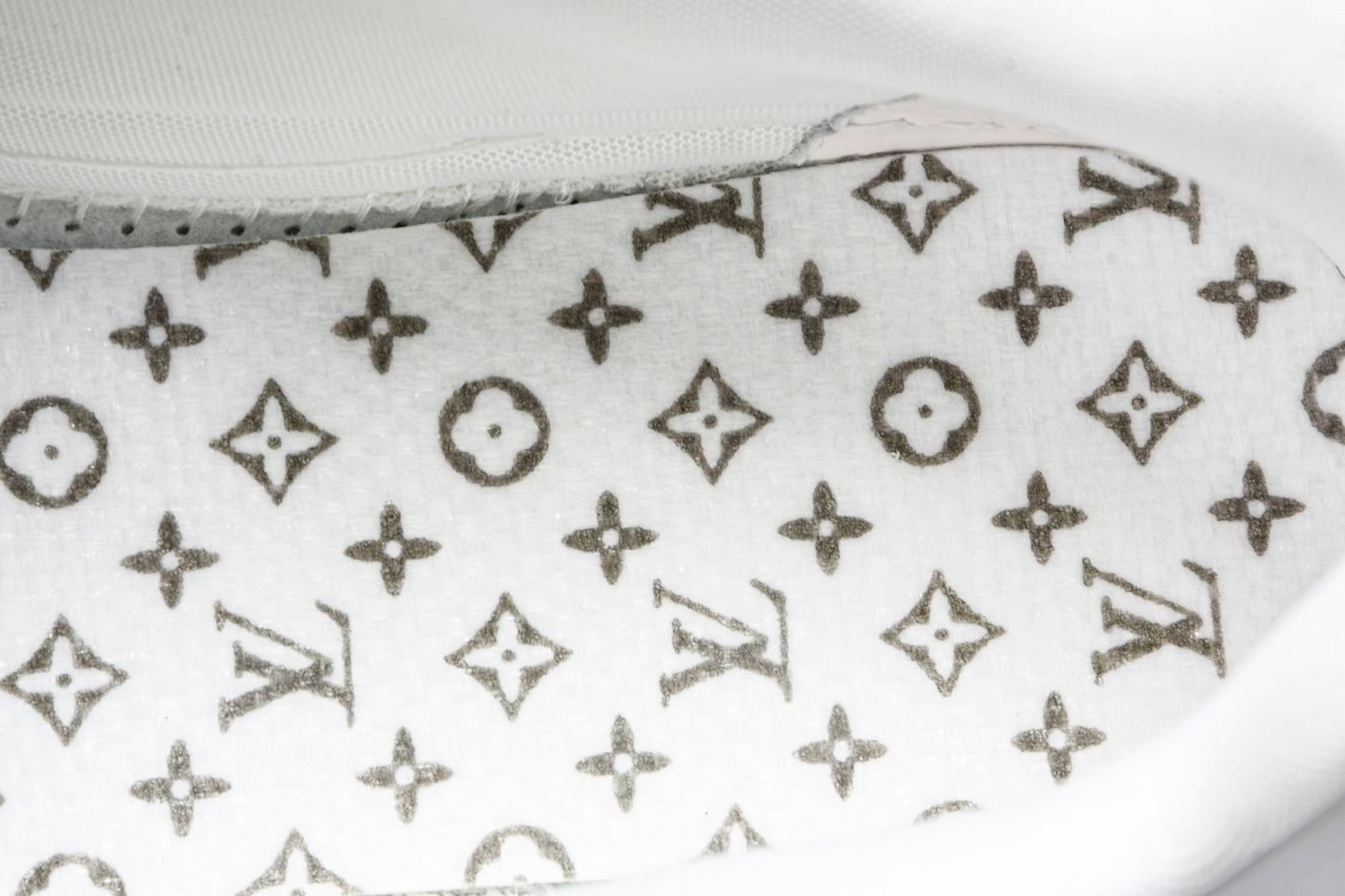 Louis Vuittоп Trainer Low x Takashi Murakami 'White Multicolor'