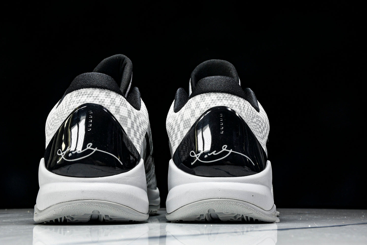 Kobe 5 Protro Demar Derozan PE 'Zebra'