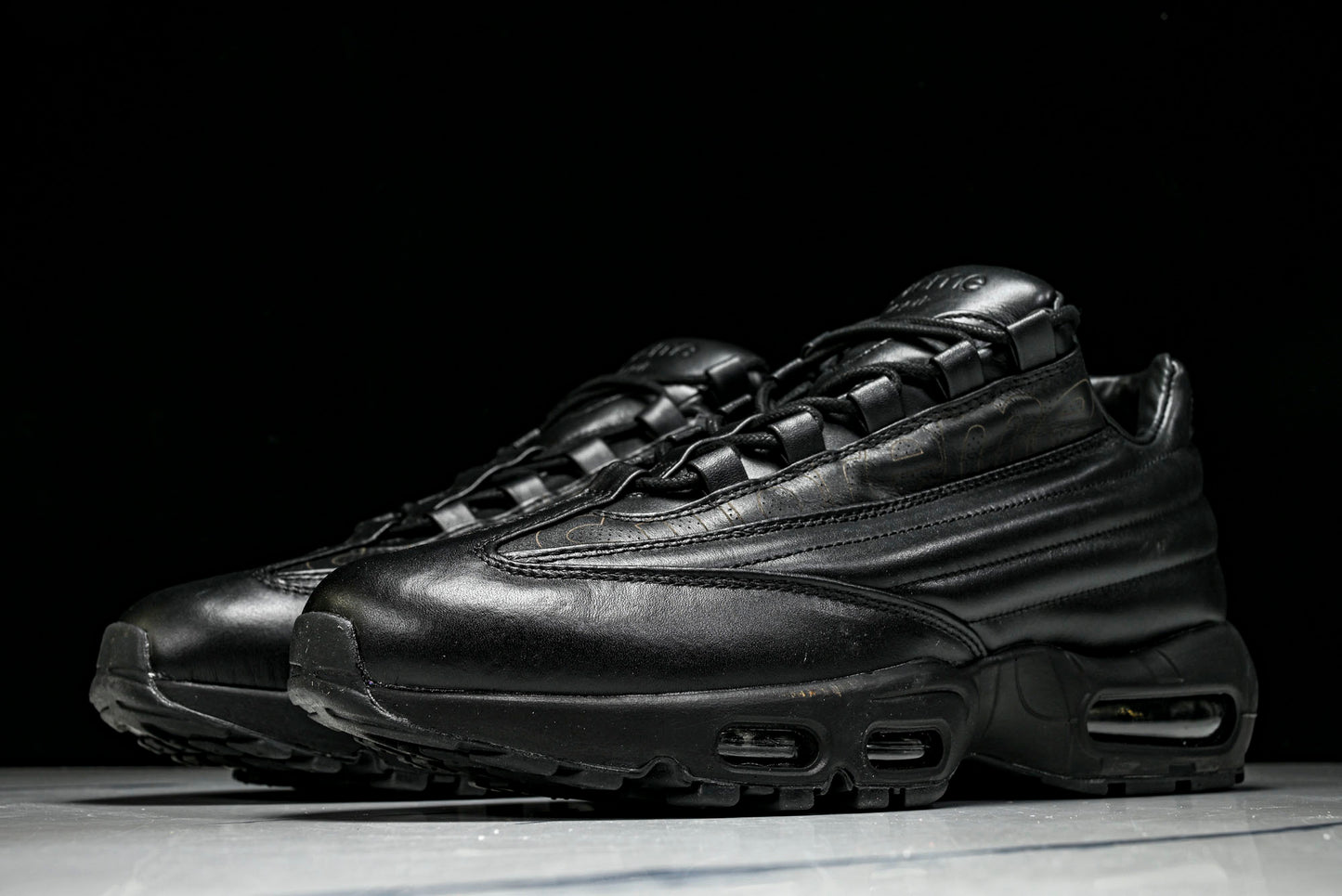 Supreme x AM95 Lux 'Black'