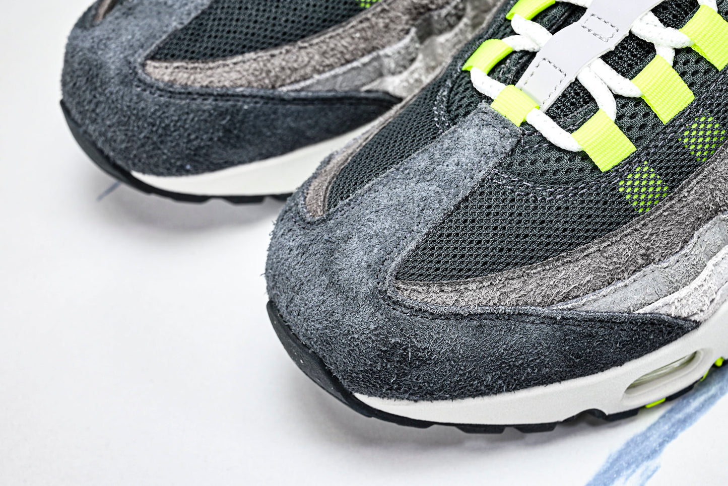 AM95 OG 'Reverse Gradient Neon'