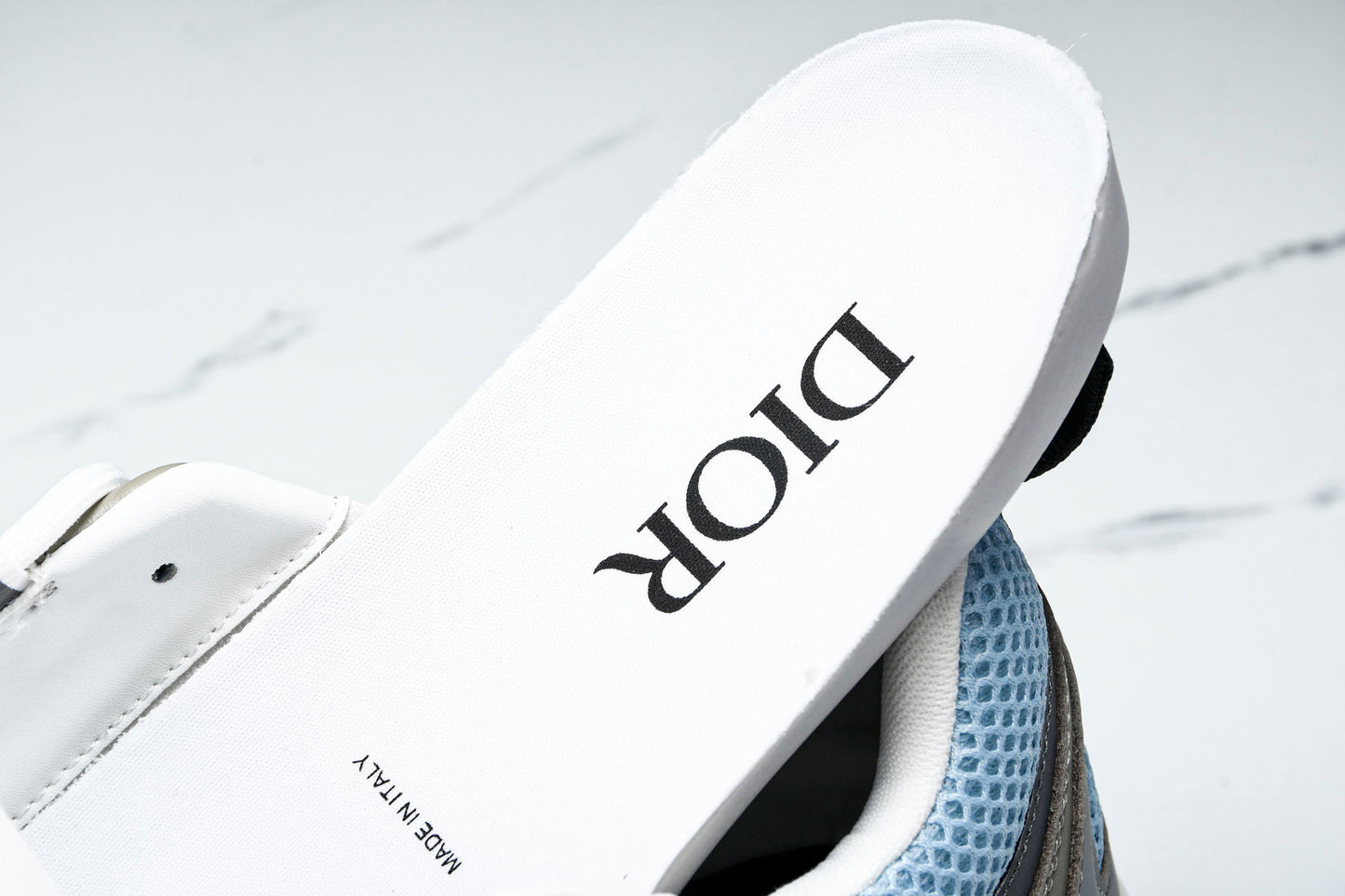 D1or B22 'Blue White'