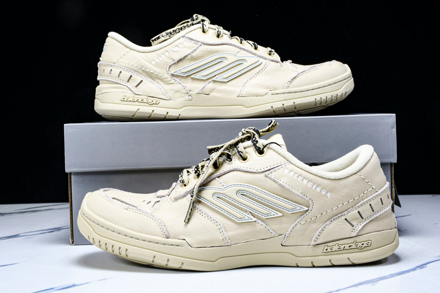 Вalenciaga Hamptons Worn-Out Sneaker 'Beige'