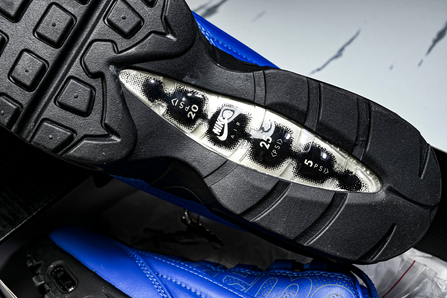 Supreme x AM95 Lux 'Hyper Cobalt'