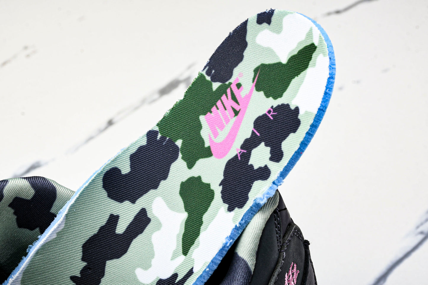 Corteiz x AM95 'Pink Beam'