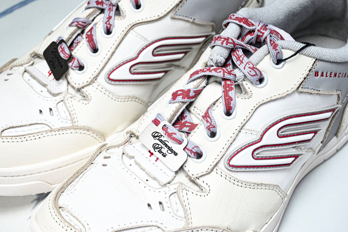 Вalenciaga Hamptons Worn-Out Sneaker 'Off-White Grey Red'