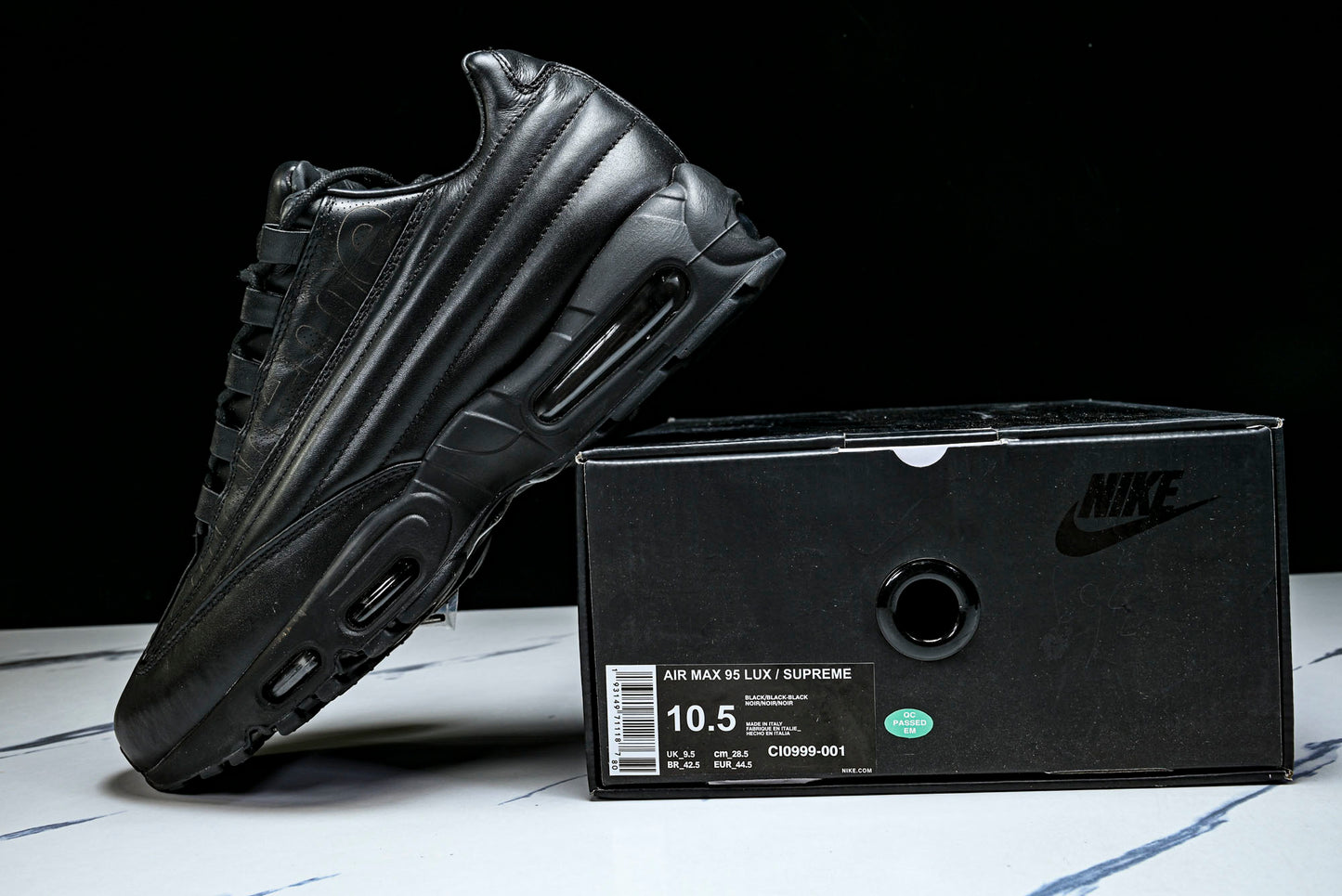 Supreme x AM95 Lux 'Black'