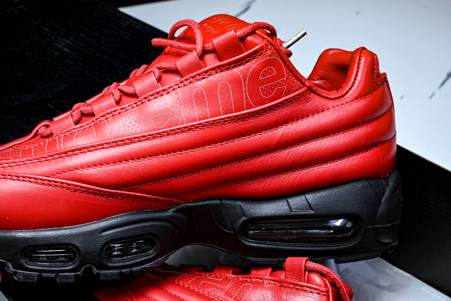 Supreme x AM95 Lux 'Gym Red'
