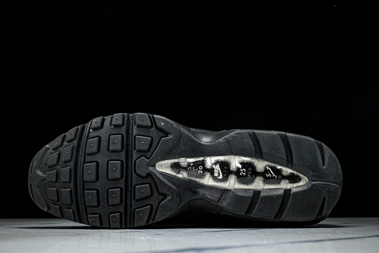 Supreme x AM95 Lux 'Black'