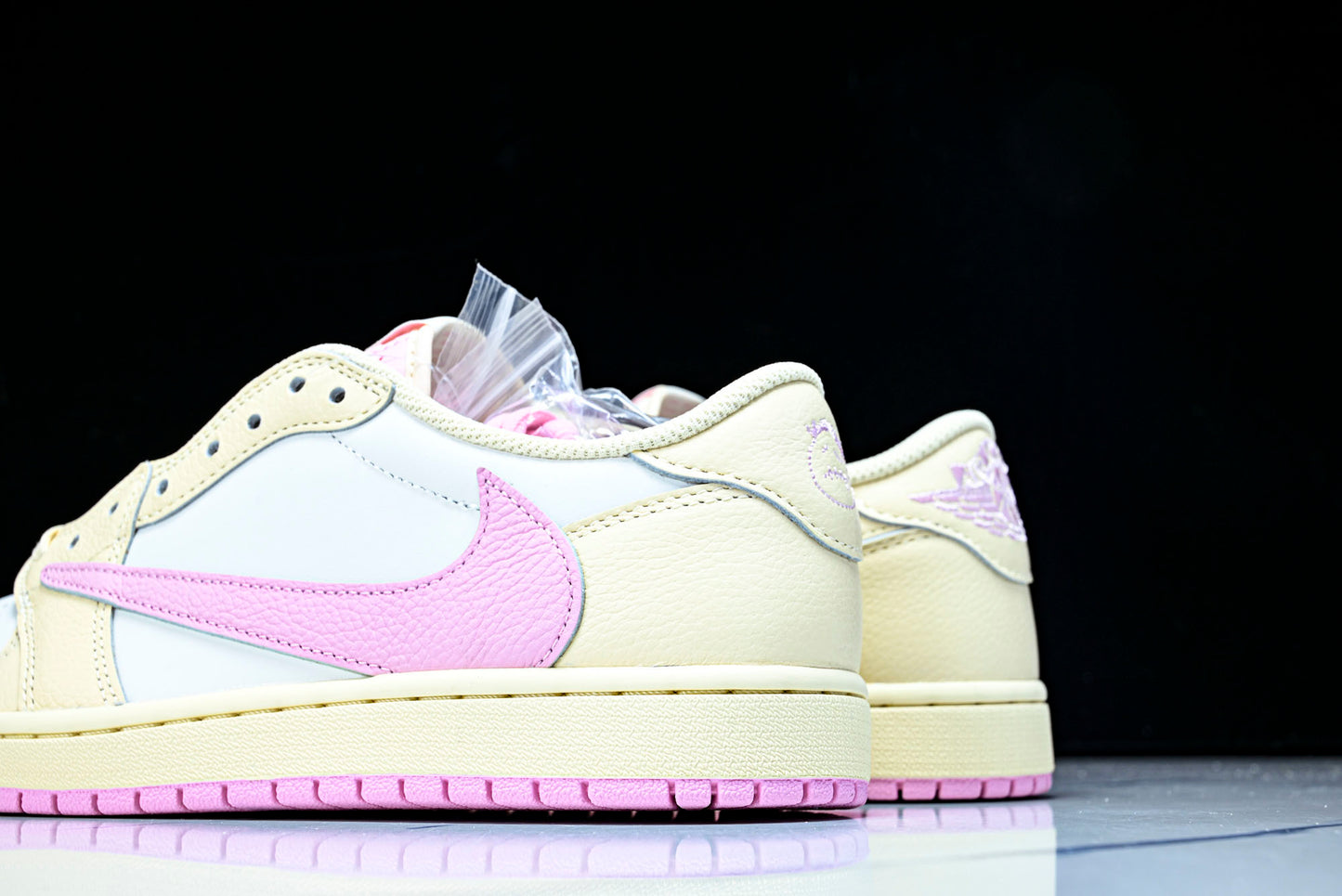 Travis Scott AJ1 Retro Low OG 'Muslin Shy Pink'