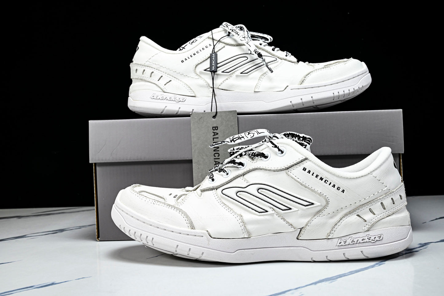Вalenciaga Hamptons Worn-Out Sneaker 'White'