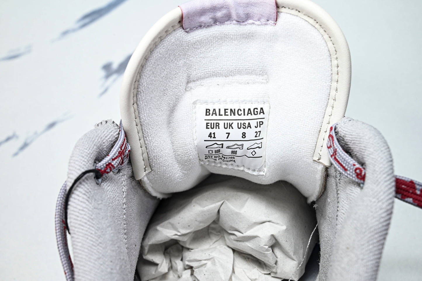 Вalenciaga Hamptons Worn-Out Sneaker 'Off-White Grey Red'