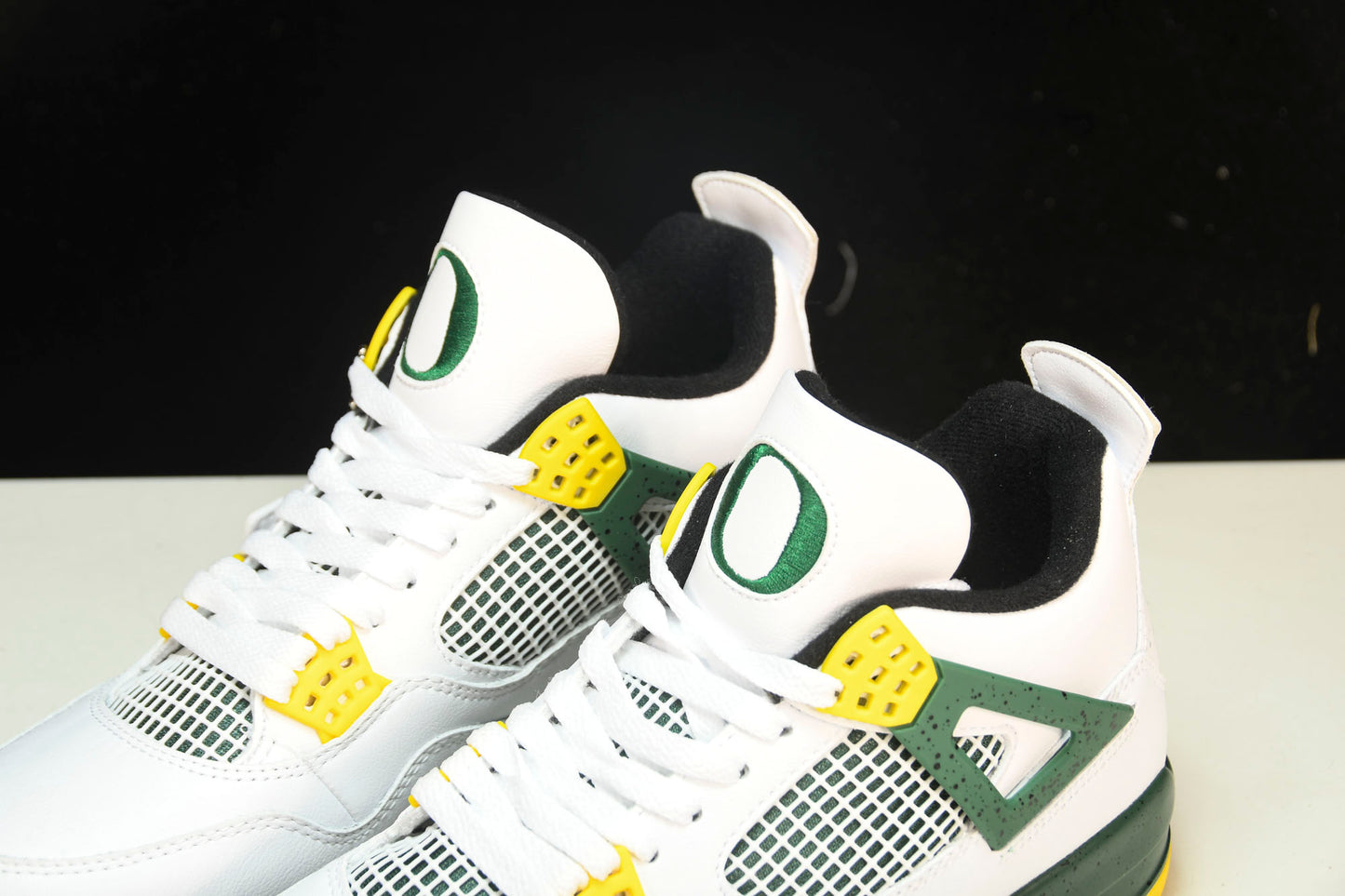AJ4 Retro Oregon Ducks PE 'Duckman'