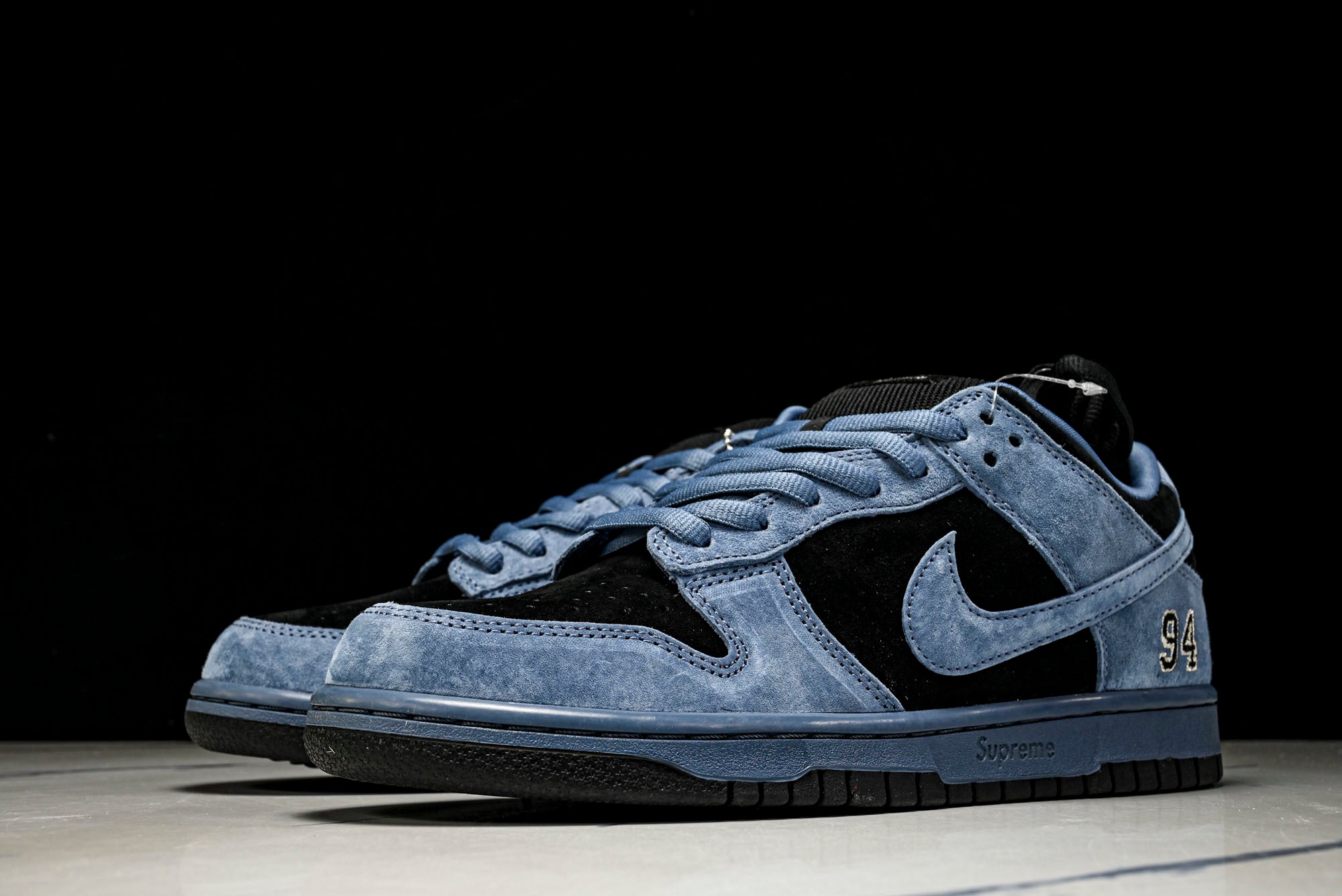 SB Dnk Low x Supreme 94 Ocean Fog