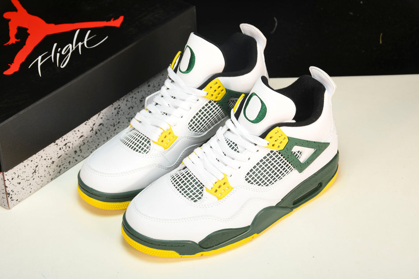 AJ4 Retro Oregon Ducks PE 'Duckman'