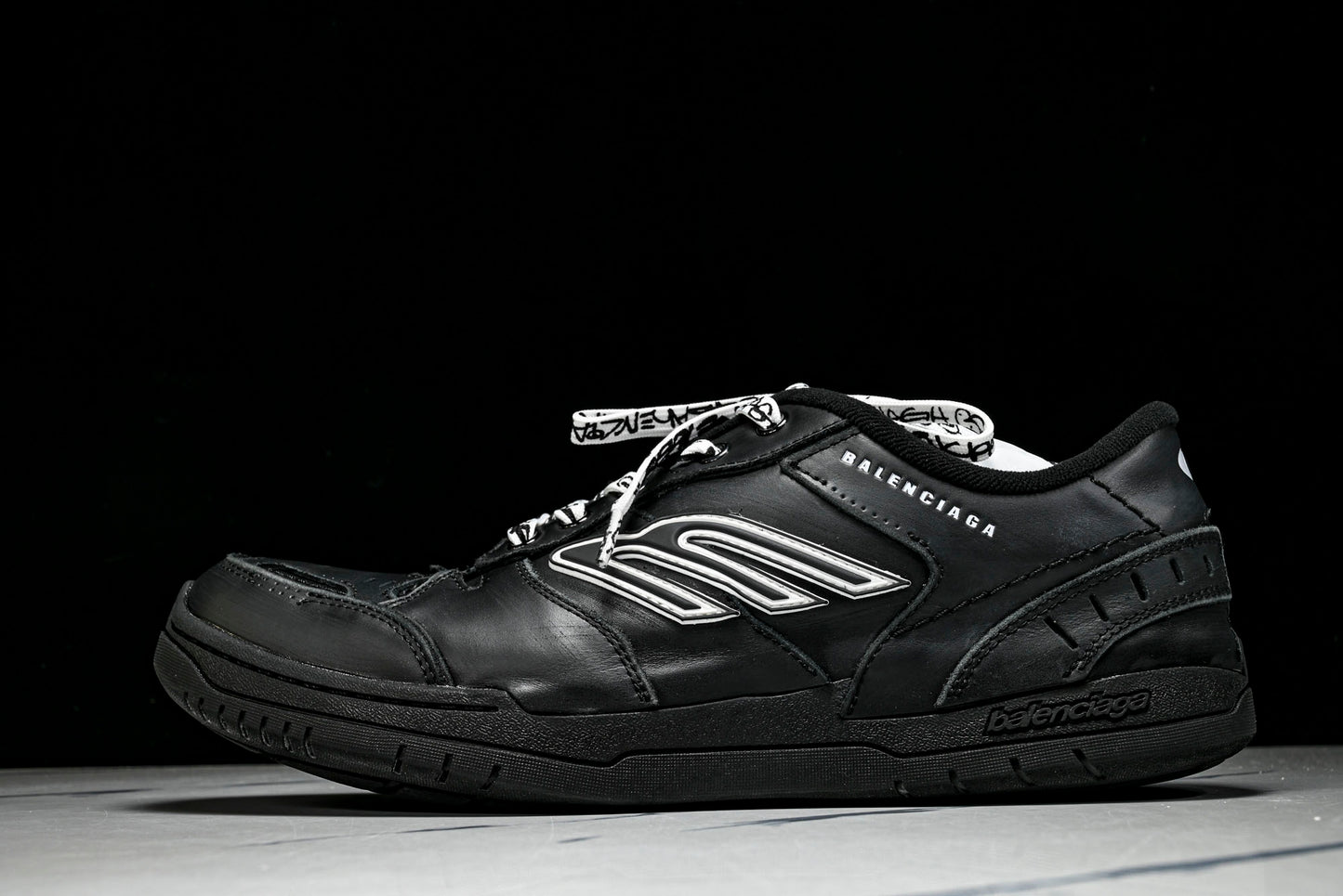 Вalenciaga Hamptons Worn-Out Sneaker 'Black'