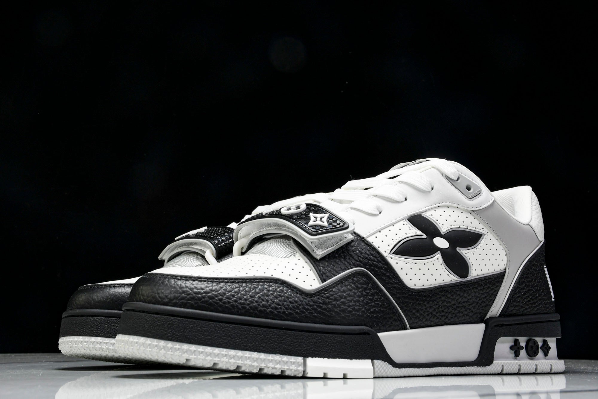 Louis Vuittоп Trainer Low Velcro Strap 'Perforated Black'