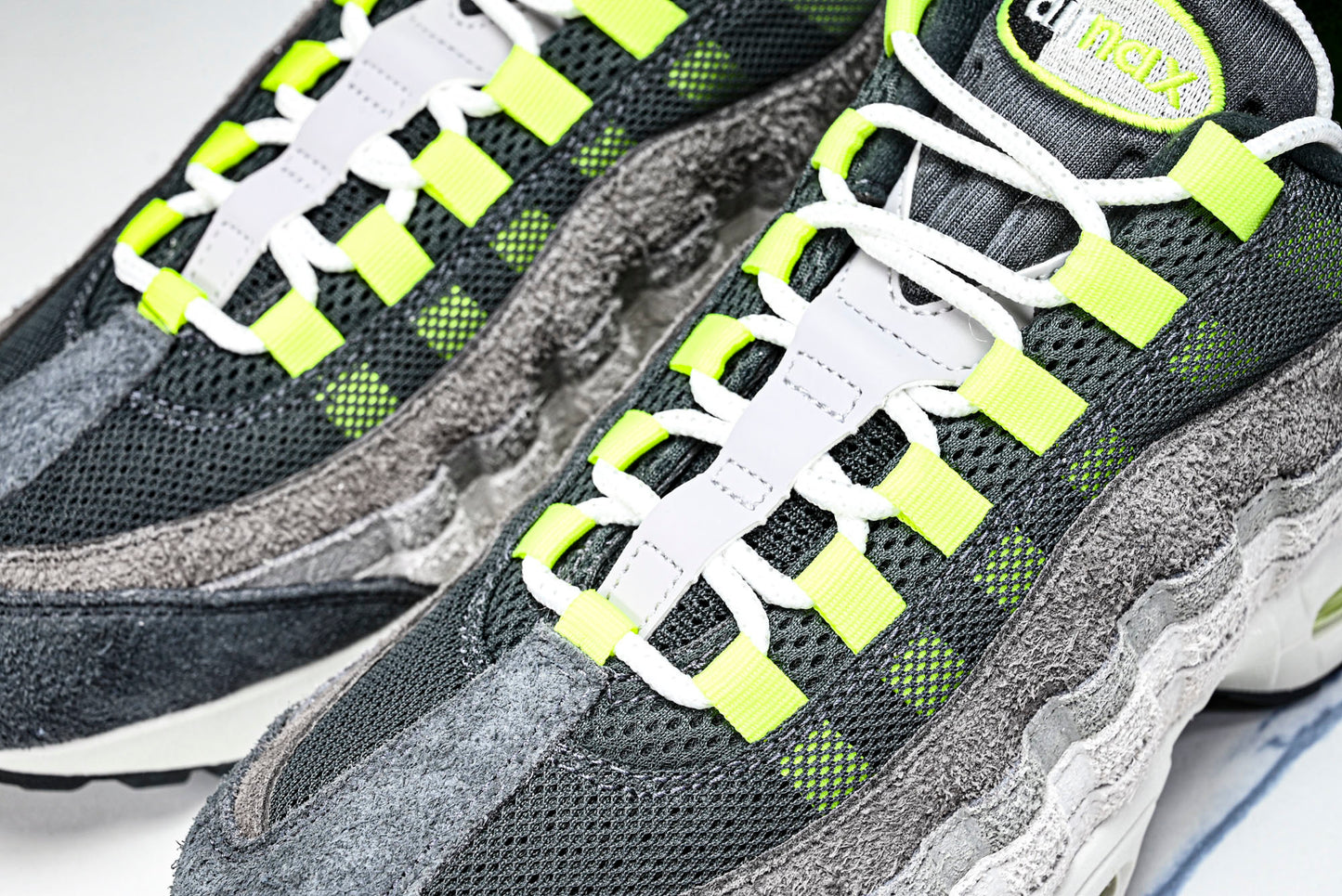 AM95 OG 'Reverse Gradient Neon'