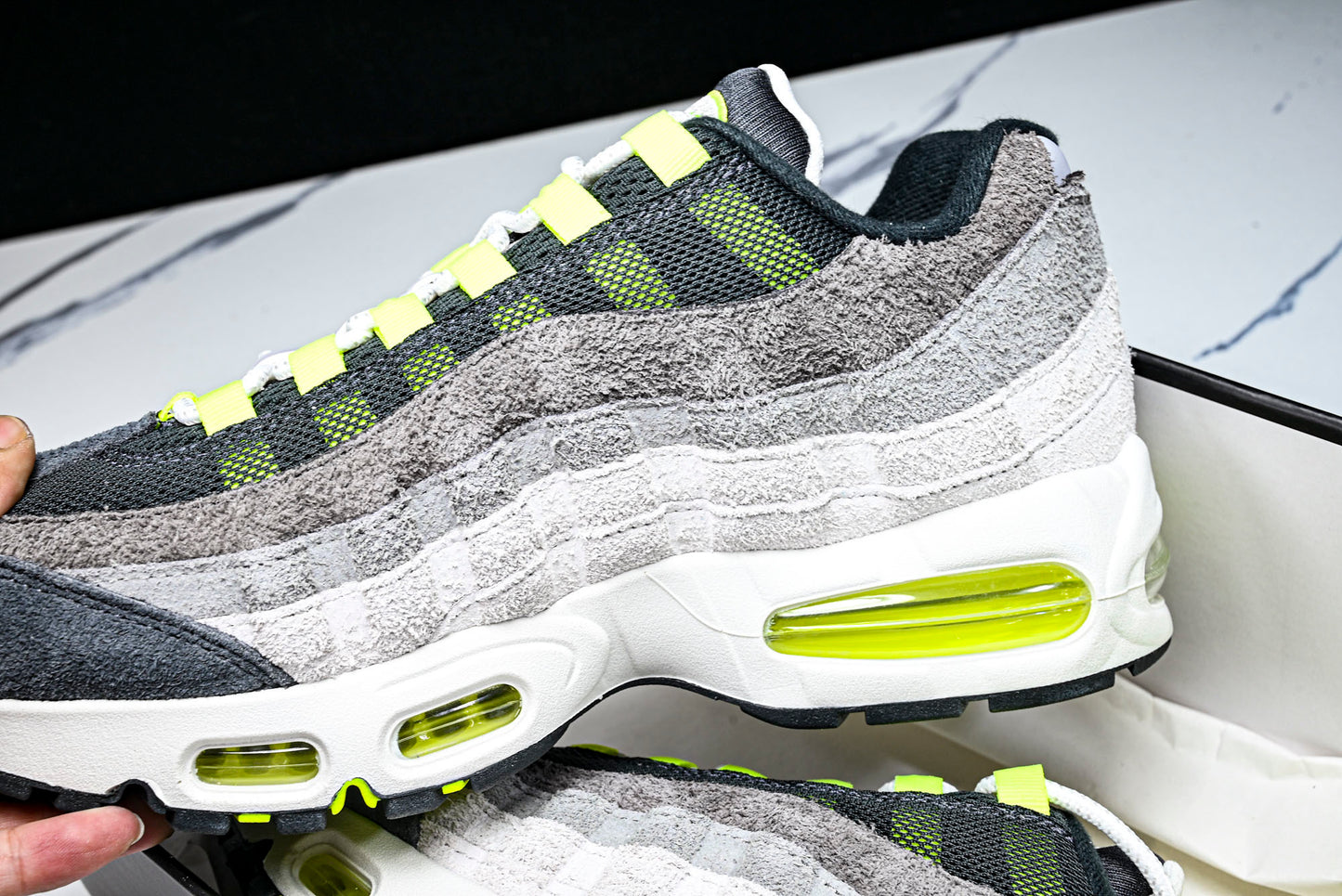 AM95 OG 'Reverse Gradient Neon'