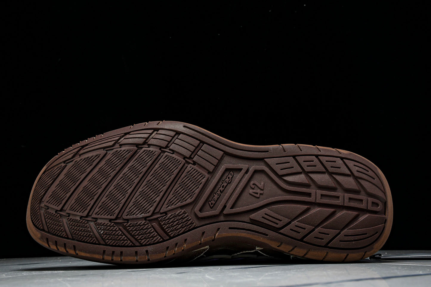 Вalenciaga Hamptons Worn-Out Sneaker 'Brown Lilac'
