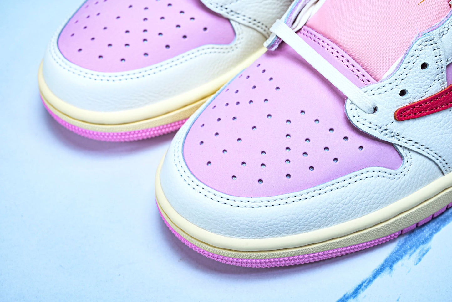 Travis Scott AJ1 Retro Low OG 'Tropical Pink'