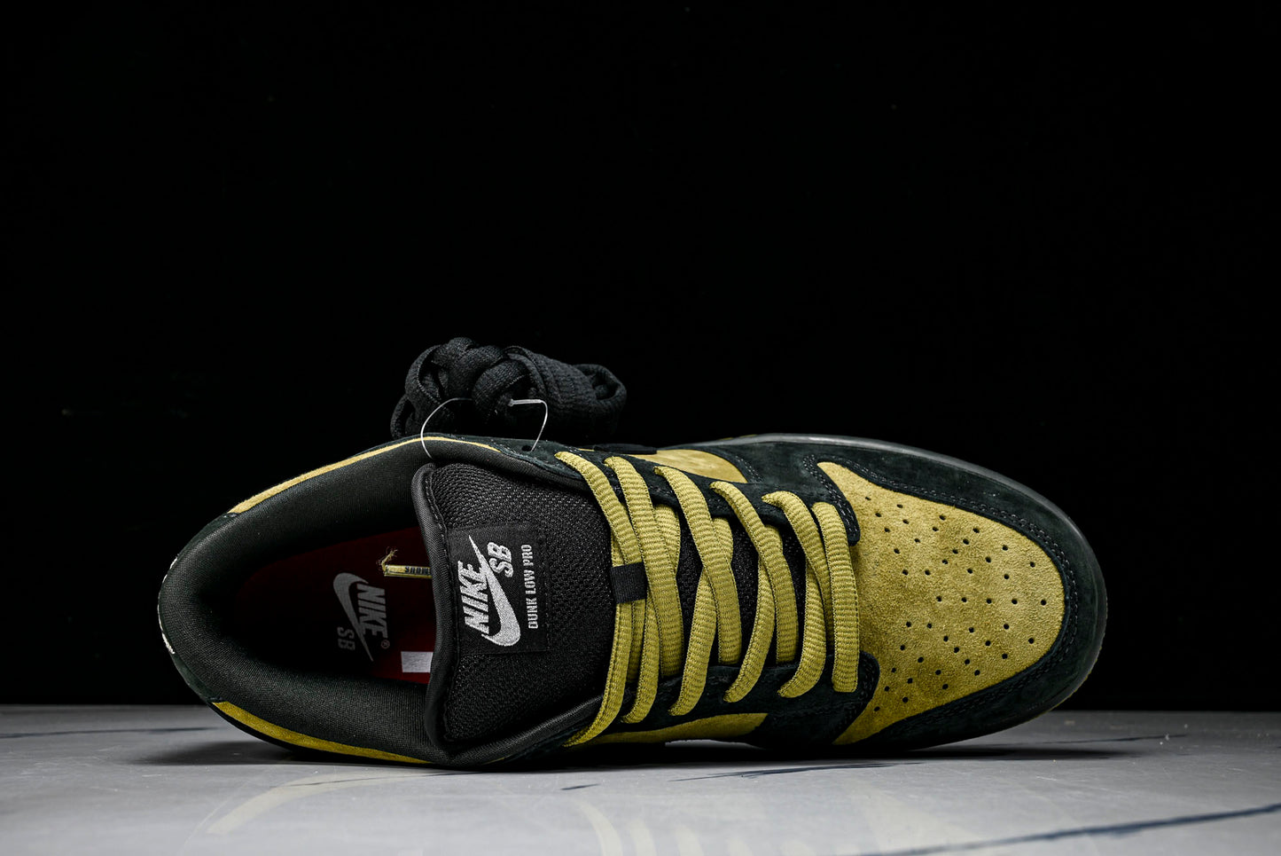 SB Dnk Low x Supreme 94 Camper Green