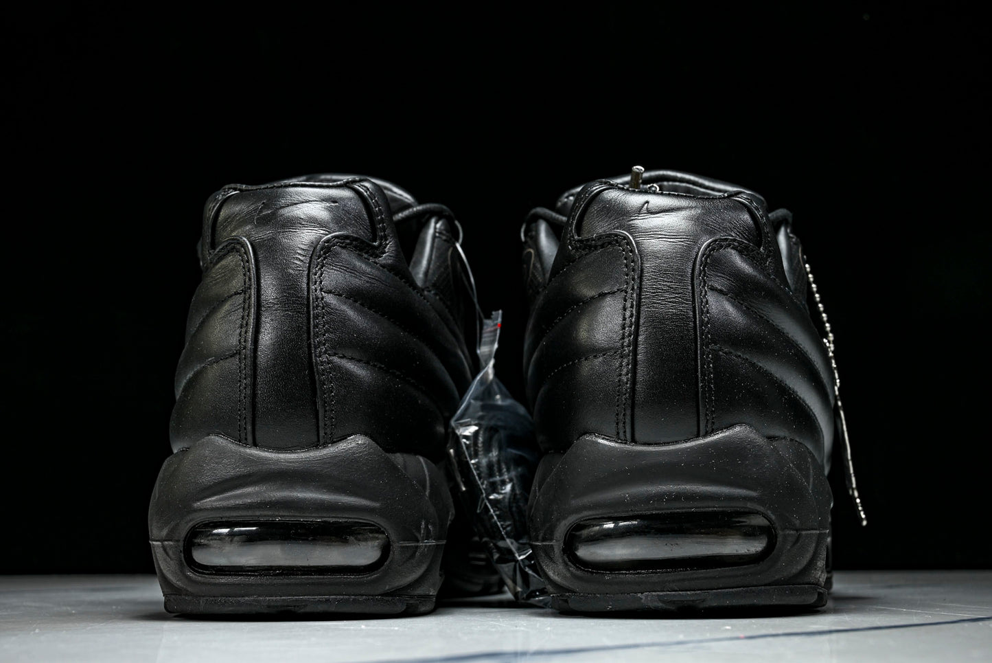 Supreme x AM95 Lux 'Black'