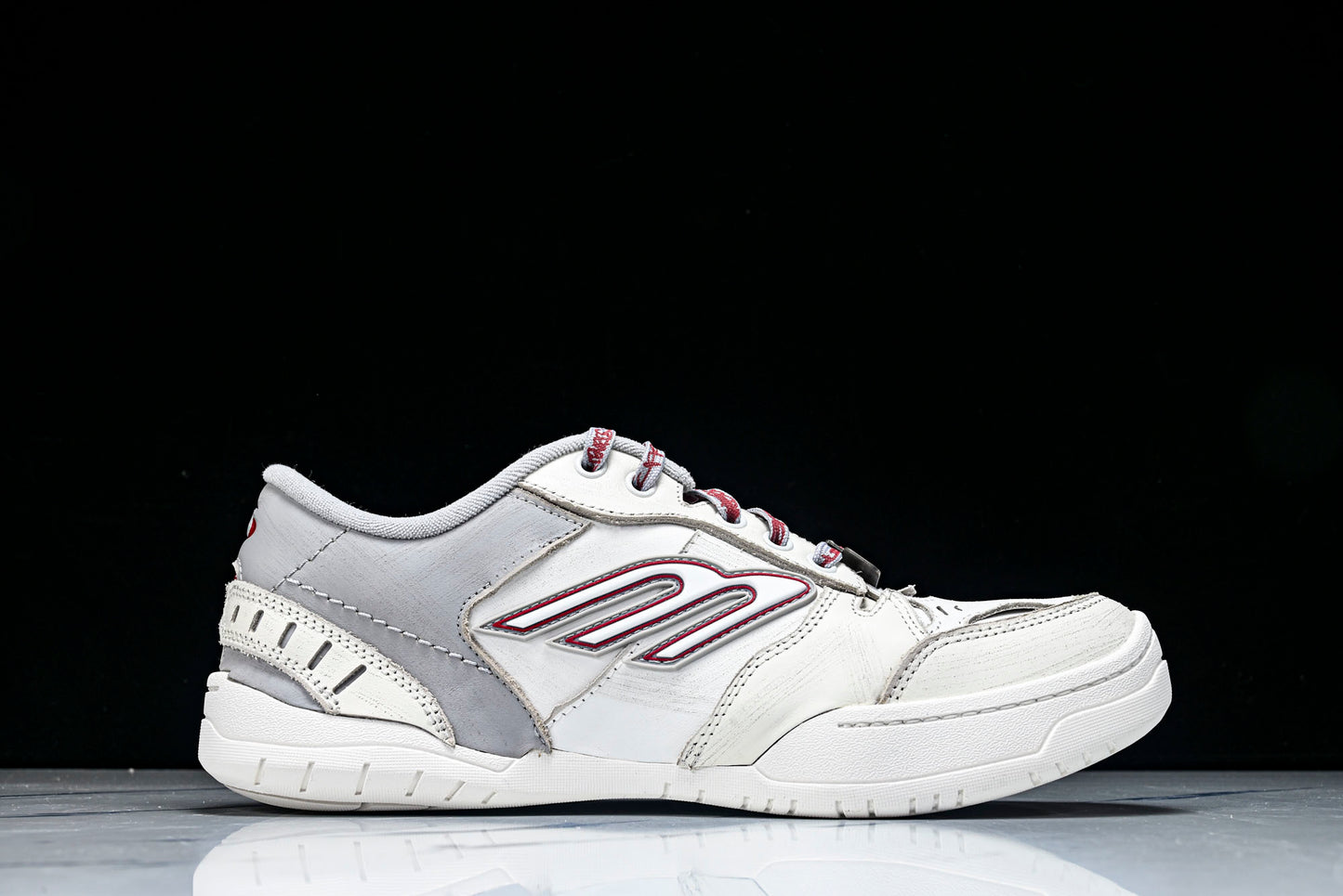 Вalenciaga Hamptons Worn-Out Sneaker 'Off-White Grey Red'