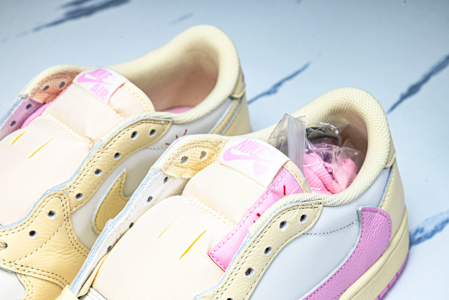Travis Scott AJ1 Retro Low OG 'Muslin Shy Pink'