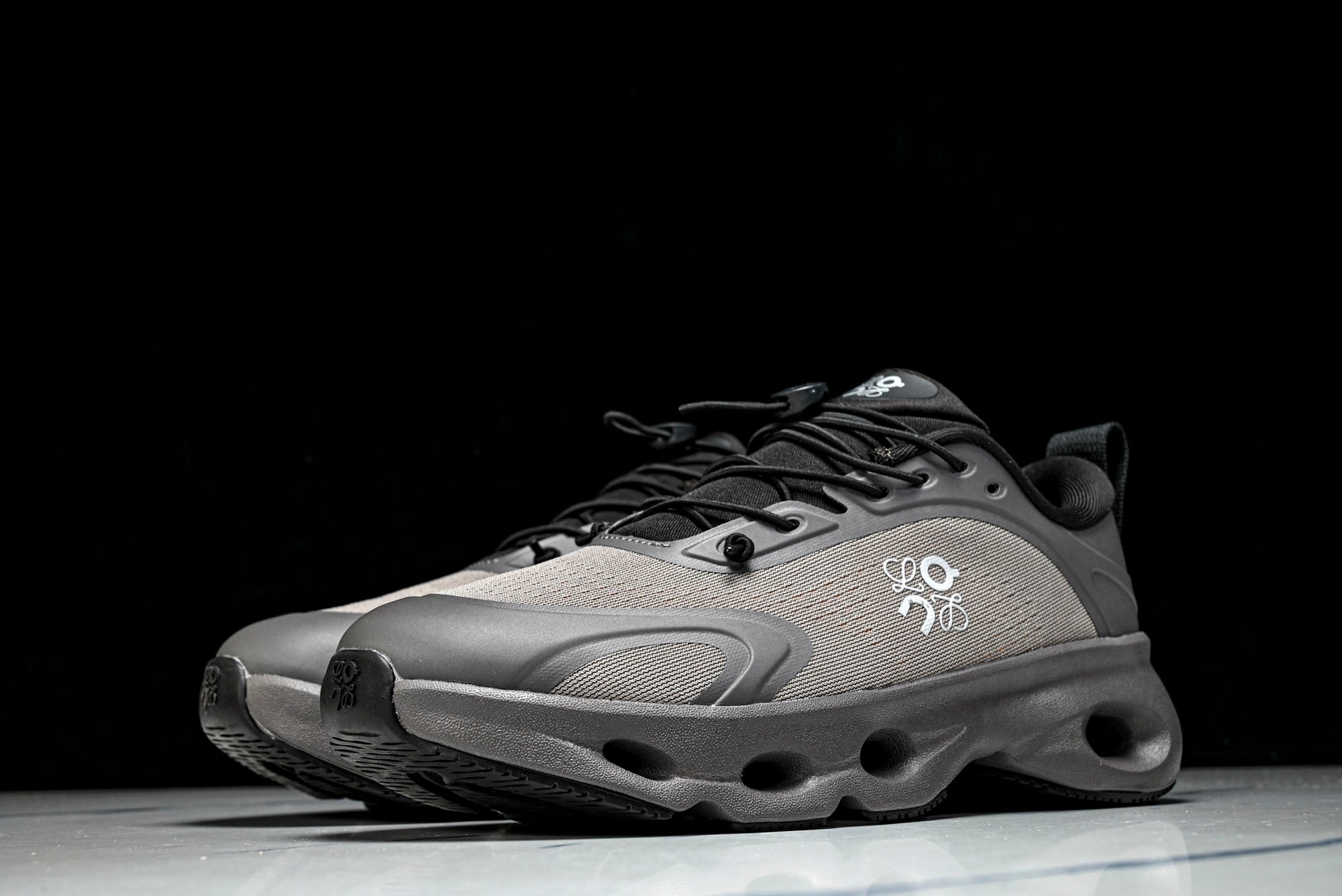 LOEWE × ON Cloudsolo 'Grey Black'