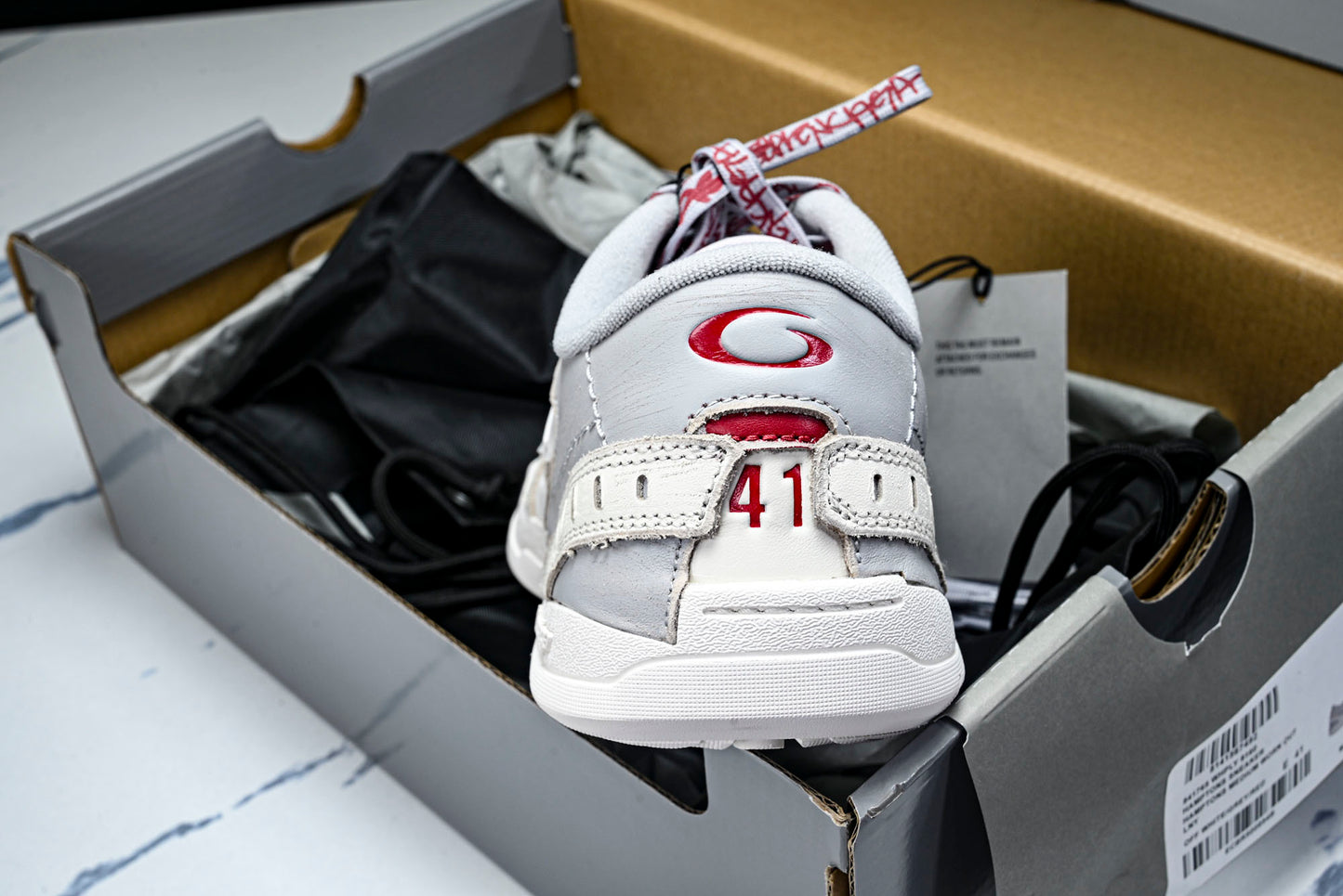 Вalenciaga Hamptons Worn-Out Sneaker 'Off-White Grey Red'