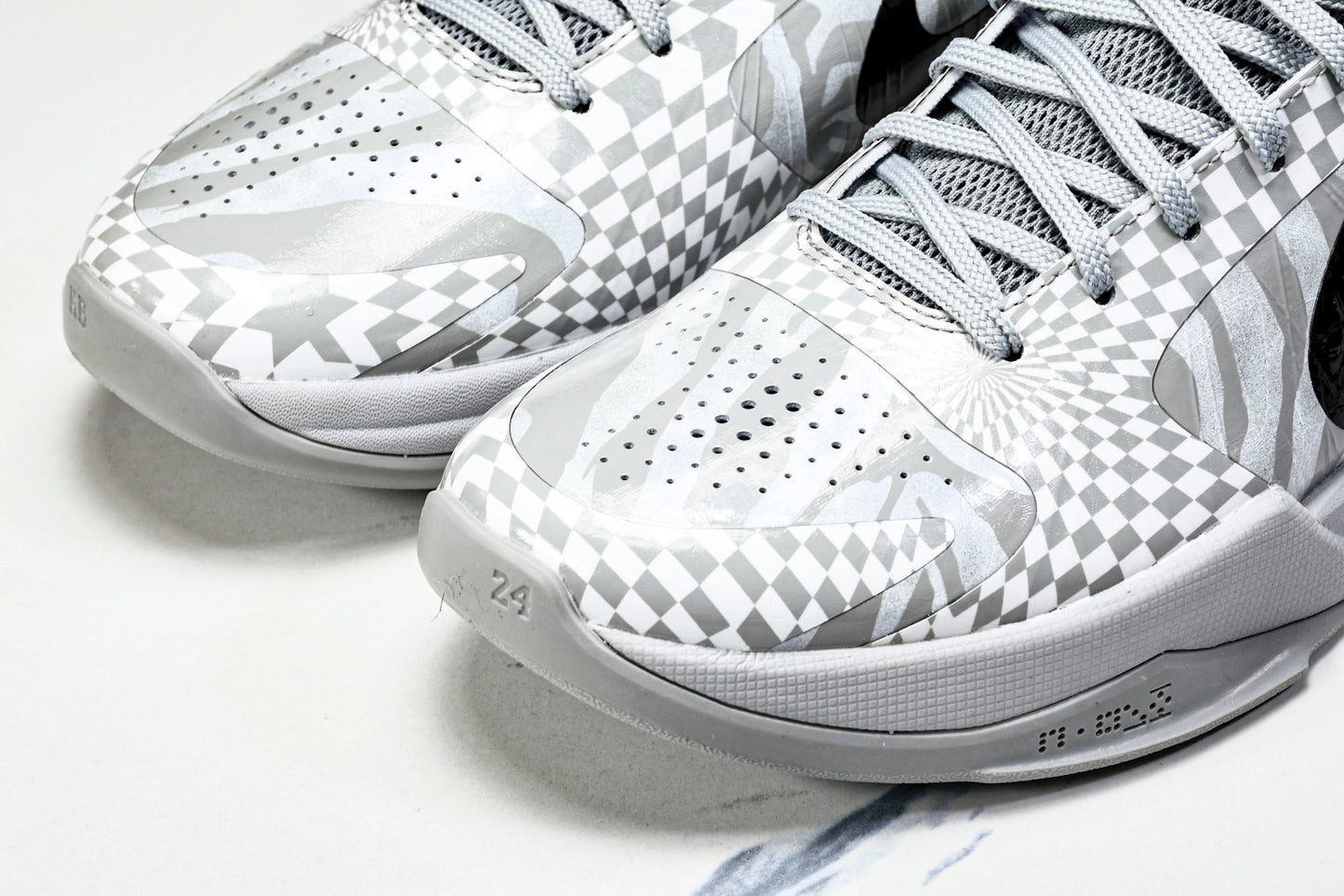 Kobe 5 Protro Demar Derozan PE 'Zebra'