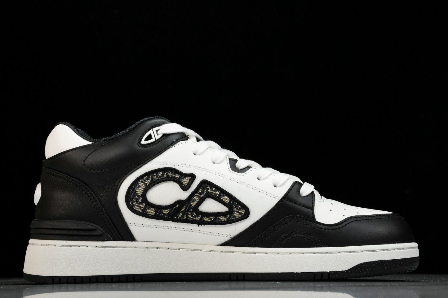 D1or B57 Mid-Top "Black White'