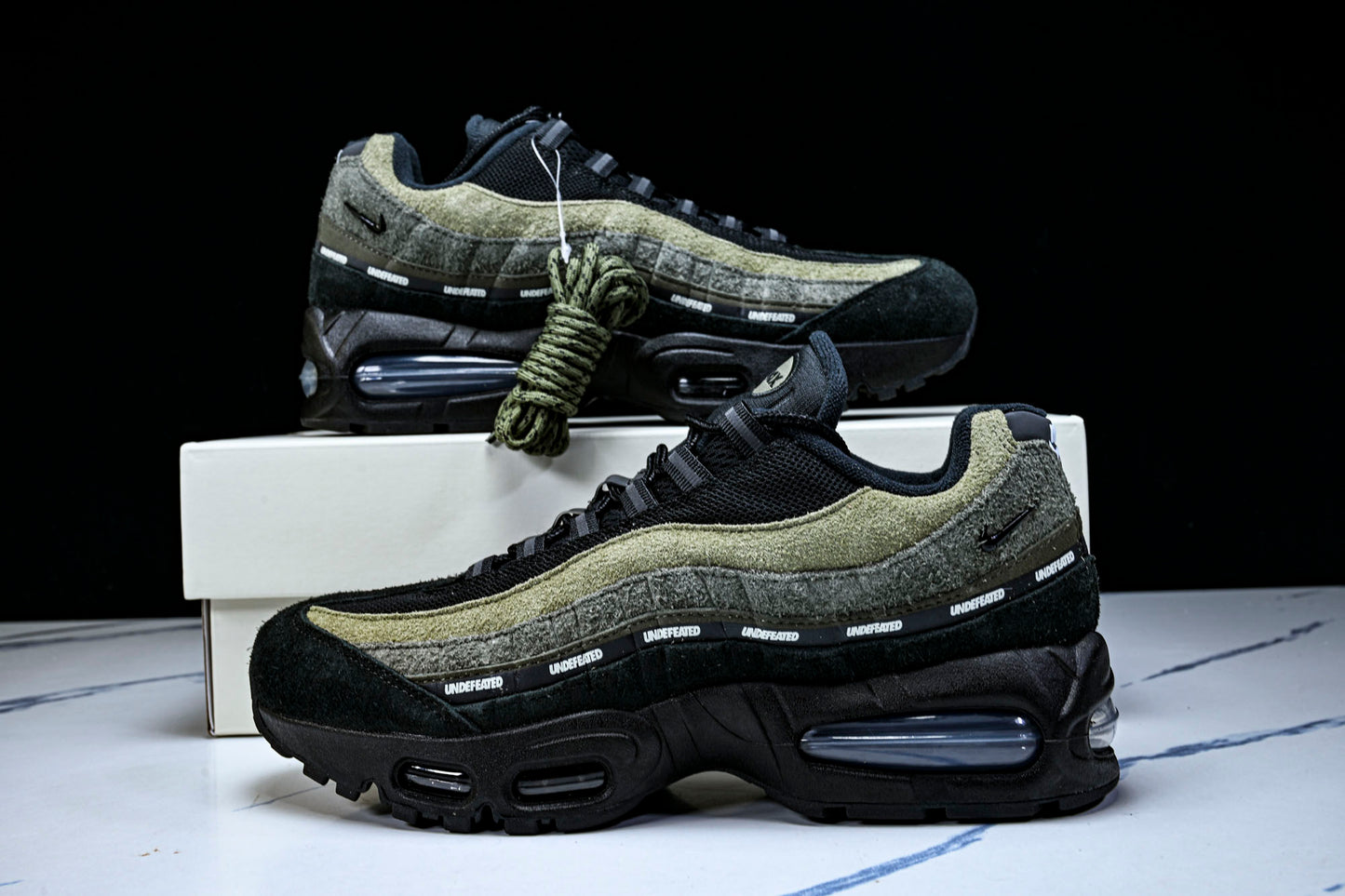 Undefeated x AM95 Geo Exclusive Pack 'LA Brea'