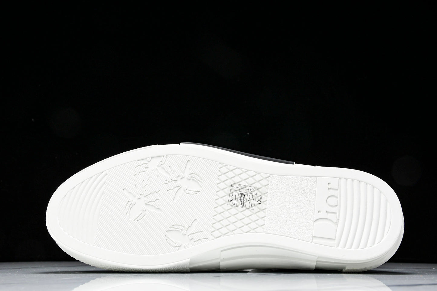 D1or B23 High ‘Oblique Black White’