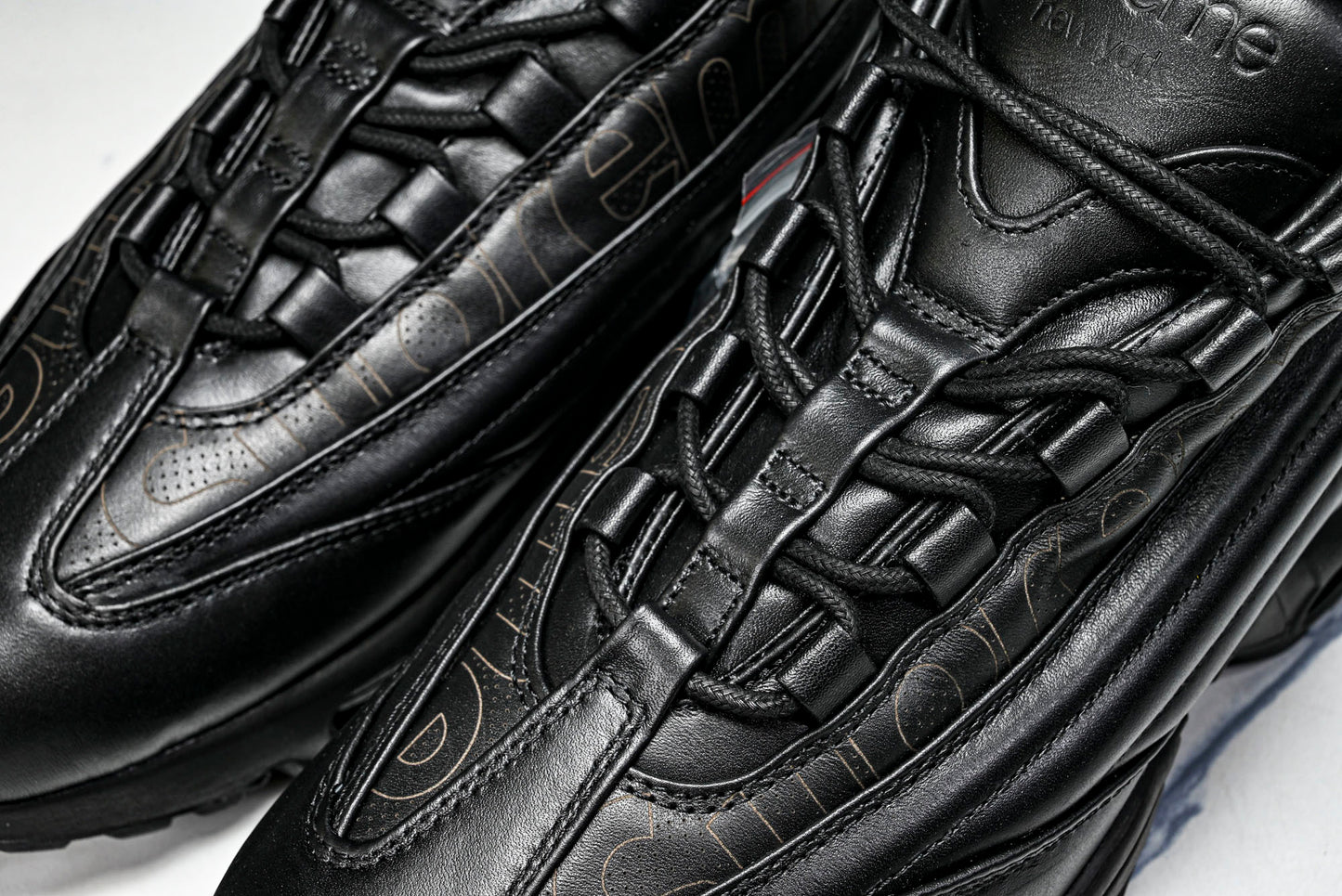 Supreme x AM95 Lux 'Black'
