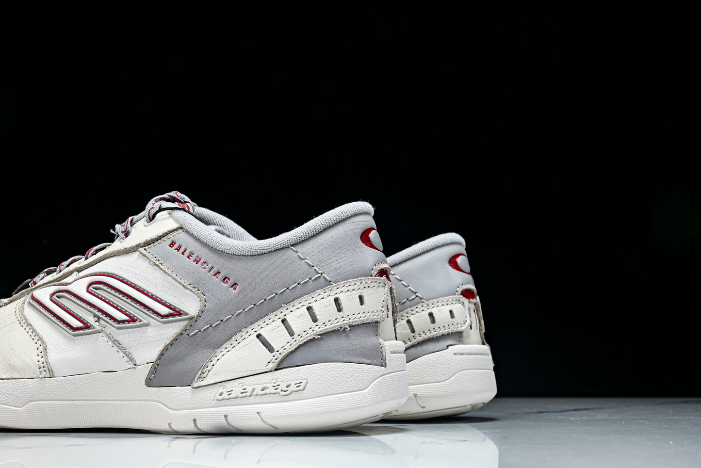 Вalenciaga Hamptons Worn-Out Sneaker 'Off-White Grey Red'