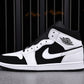AJ1 Retro Mid ‘Tuxedo’