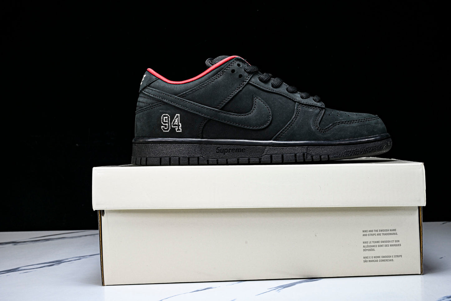 SB Dnk Low x Supreme 94 Black