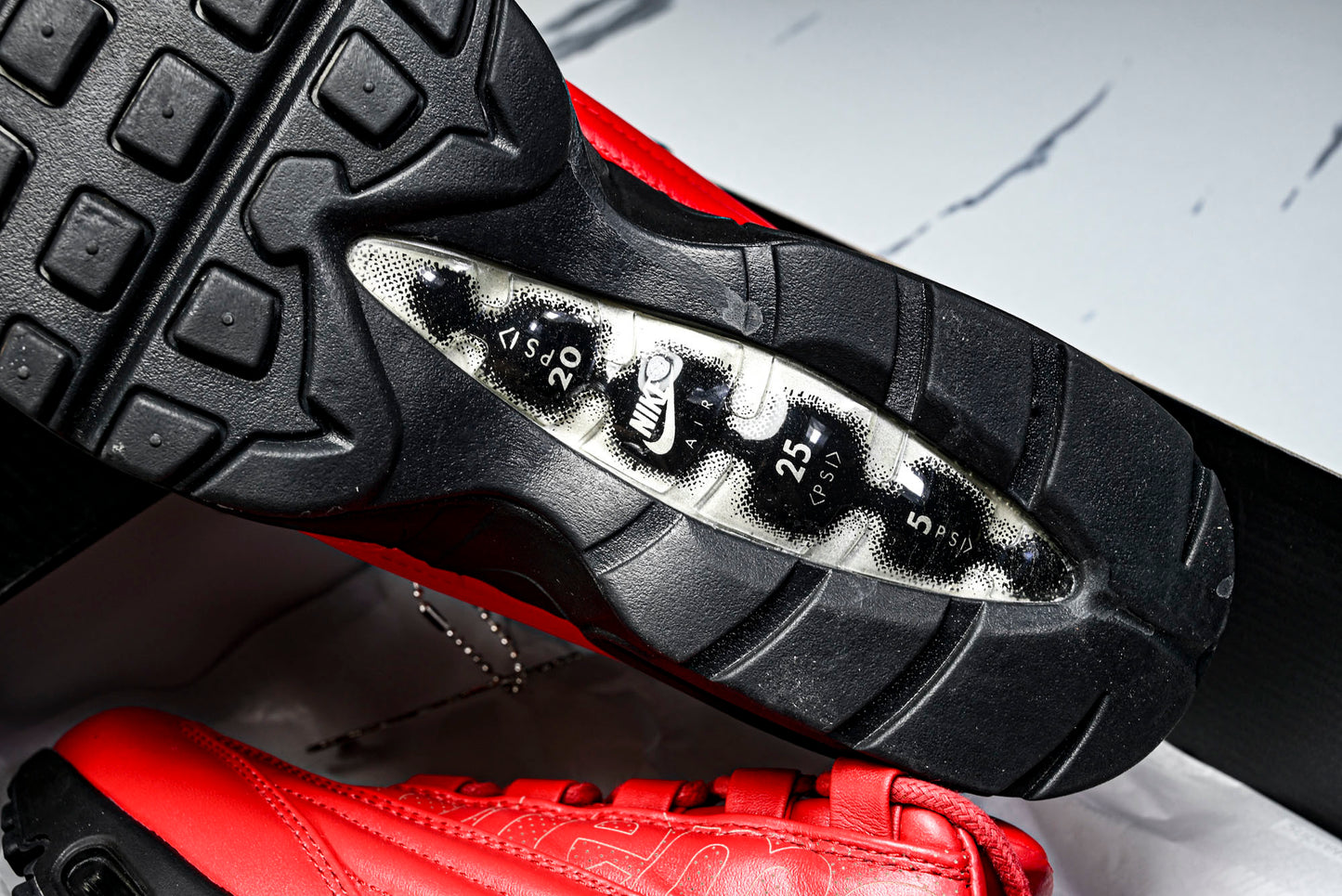 Supreme x AM95 Lux 'Gym Red'