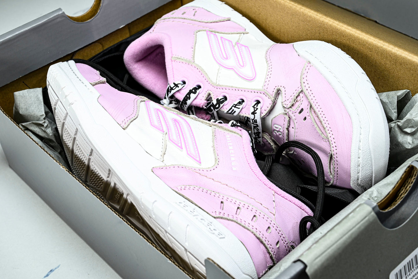 Вalenciaga Hamptons Worn-Out Sneaker 'White Pink'